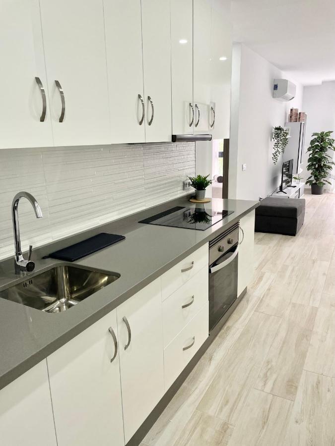 Island Suites Arona  Exterior foto