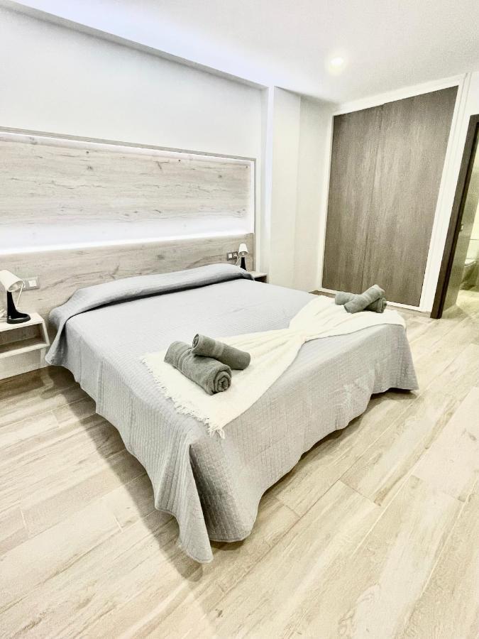 Island Suites Arona  Exterior foto