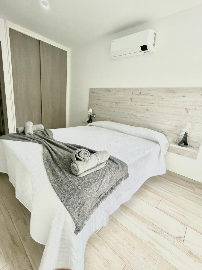 Island Suites Arona  Exterior foto